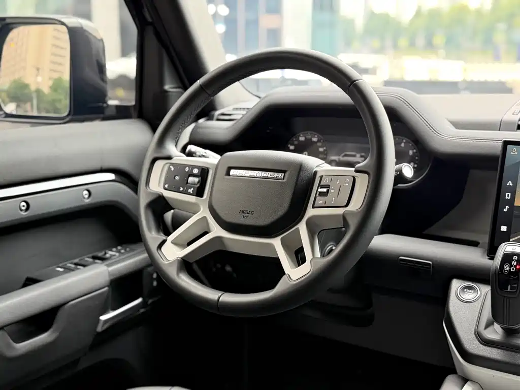 Land Rover Defender — миниатюра 16