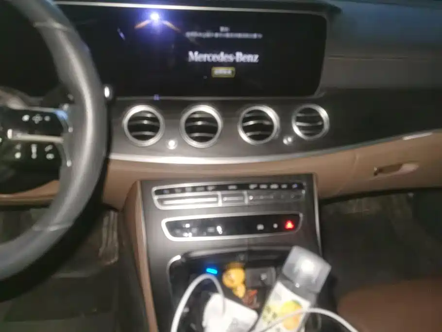Mercedes-Benz E-Class — миниатюра 13