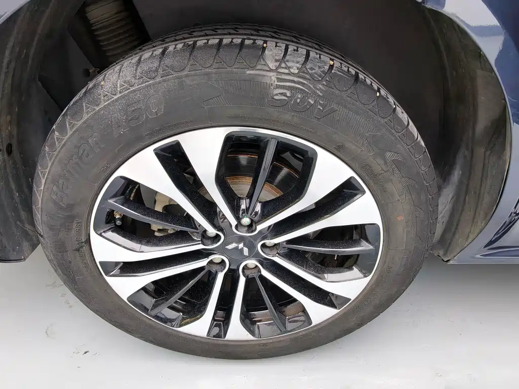 Wuling Victory — миниатюра 12