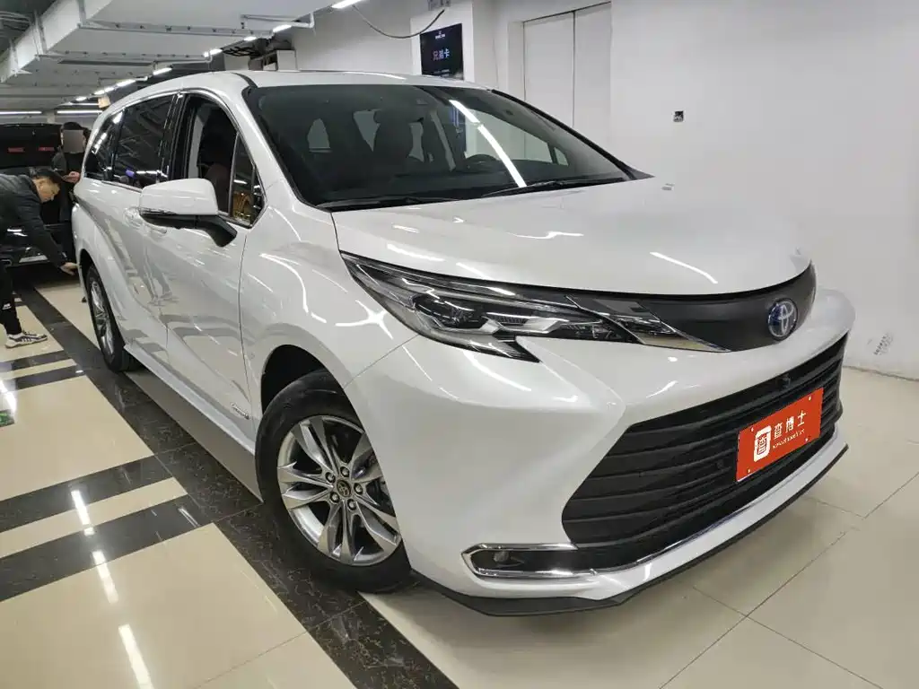 Toyota Granvia — миниатюра 2