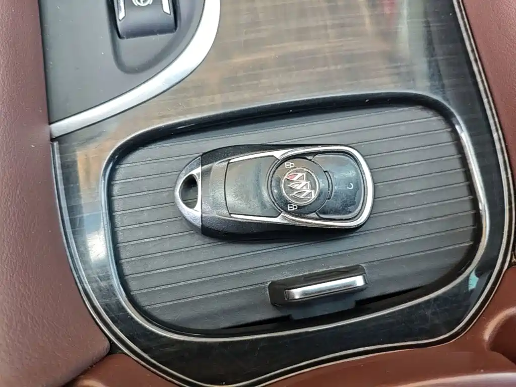 Buick Envision Plus — миниатюра 9