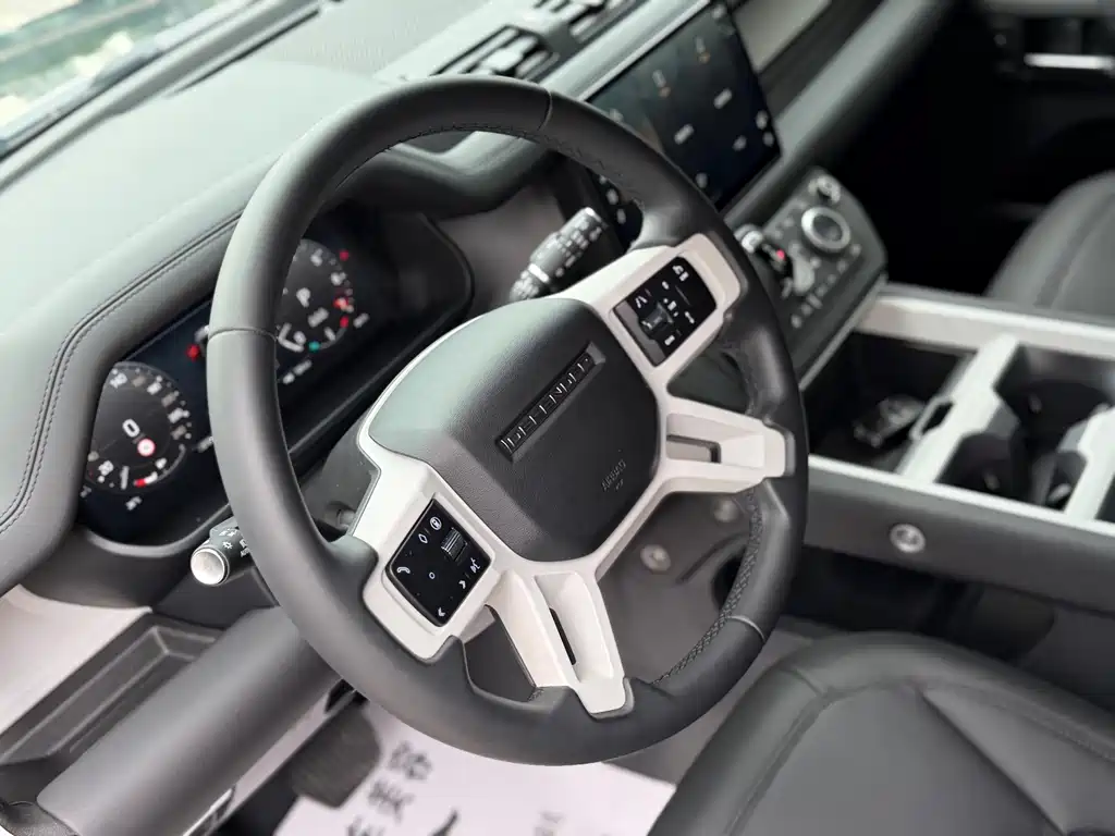 Land Rover Defender — миниатюра 10