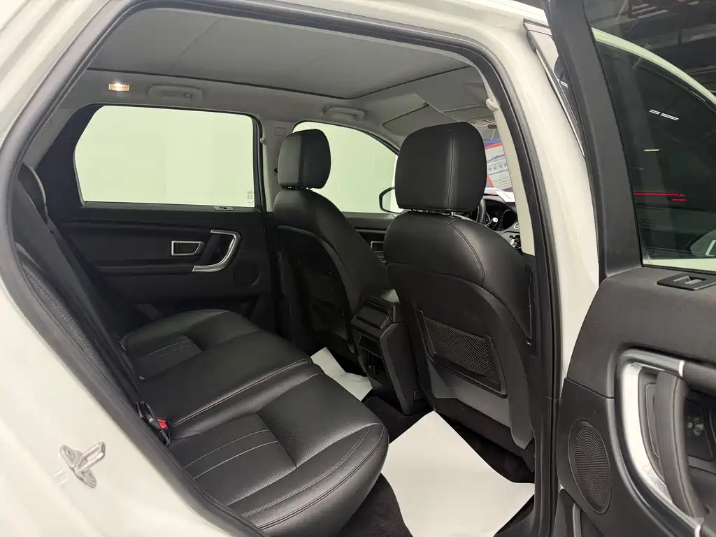 Land Rover Discovery Sport — миниатюра 10