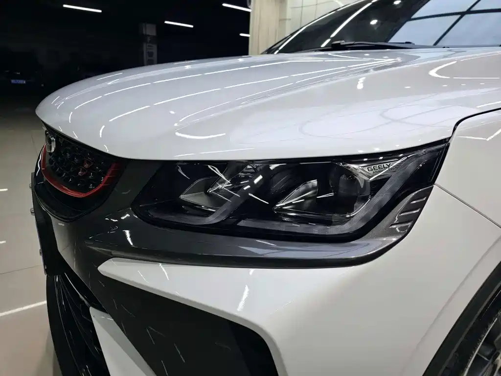 Geely Binyue — миниатюра 8