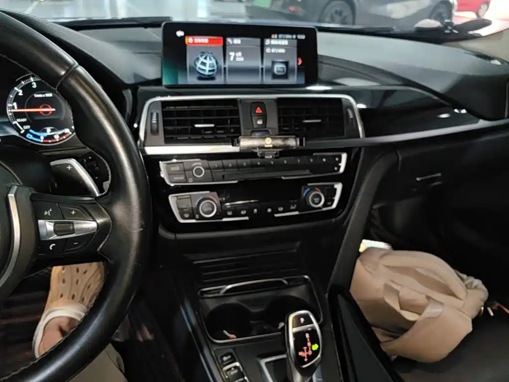 BMW 3 Series — миниатюра 13