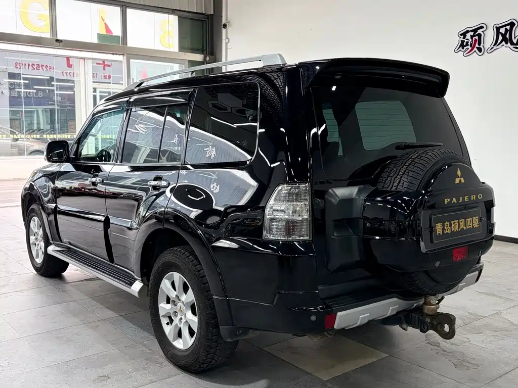 Mitsubishi Pajero (Import) — миниатюра 3