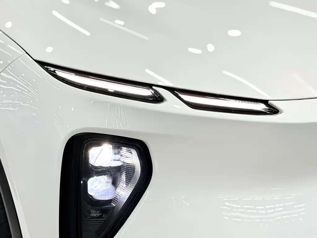 NIO EC6 - фото 17