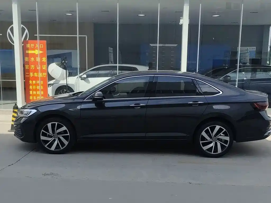 Volkswagen Sagitar — миниатюра 3