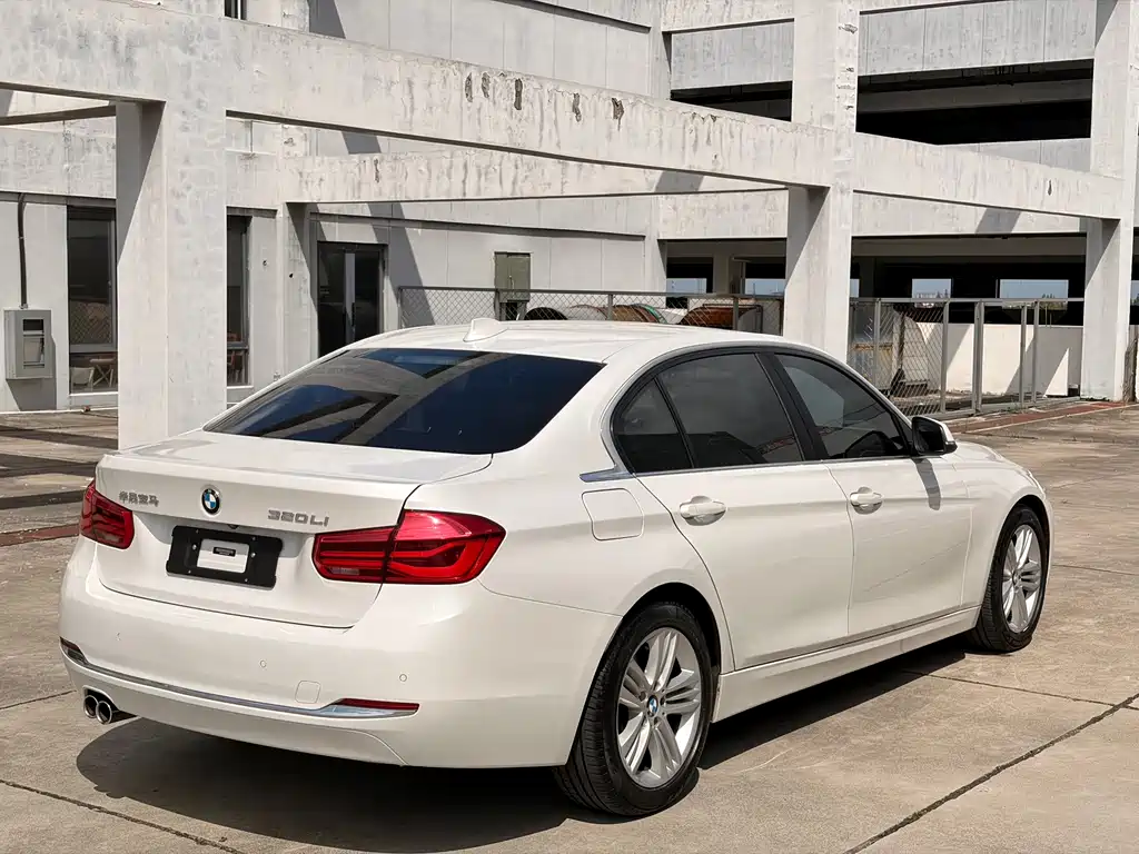 BMW 3 Series — миниатюра 17