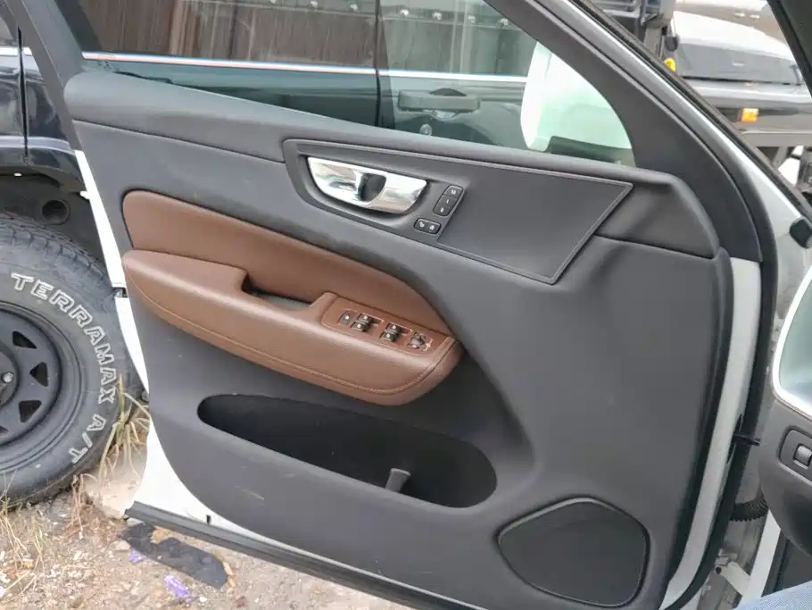 Volvo XC60 — миниатюра 7