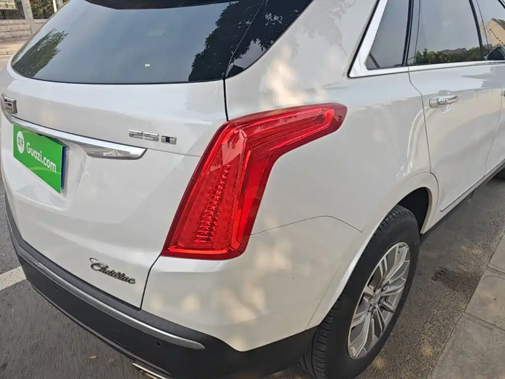 Cadillac XT5 — миниатюра 8