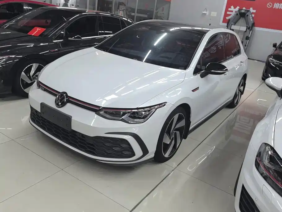 Volkswagen Golf GTI