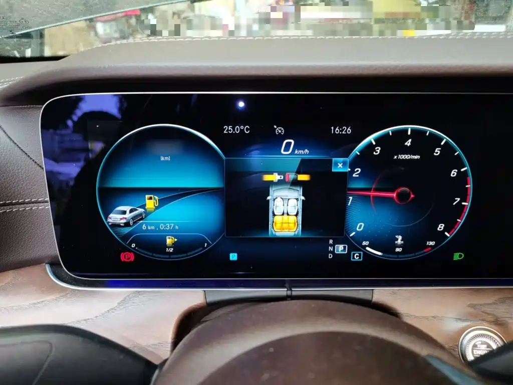 Mercedes-Benz E-Class — миниатюра 4