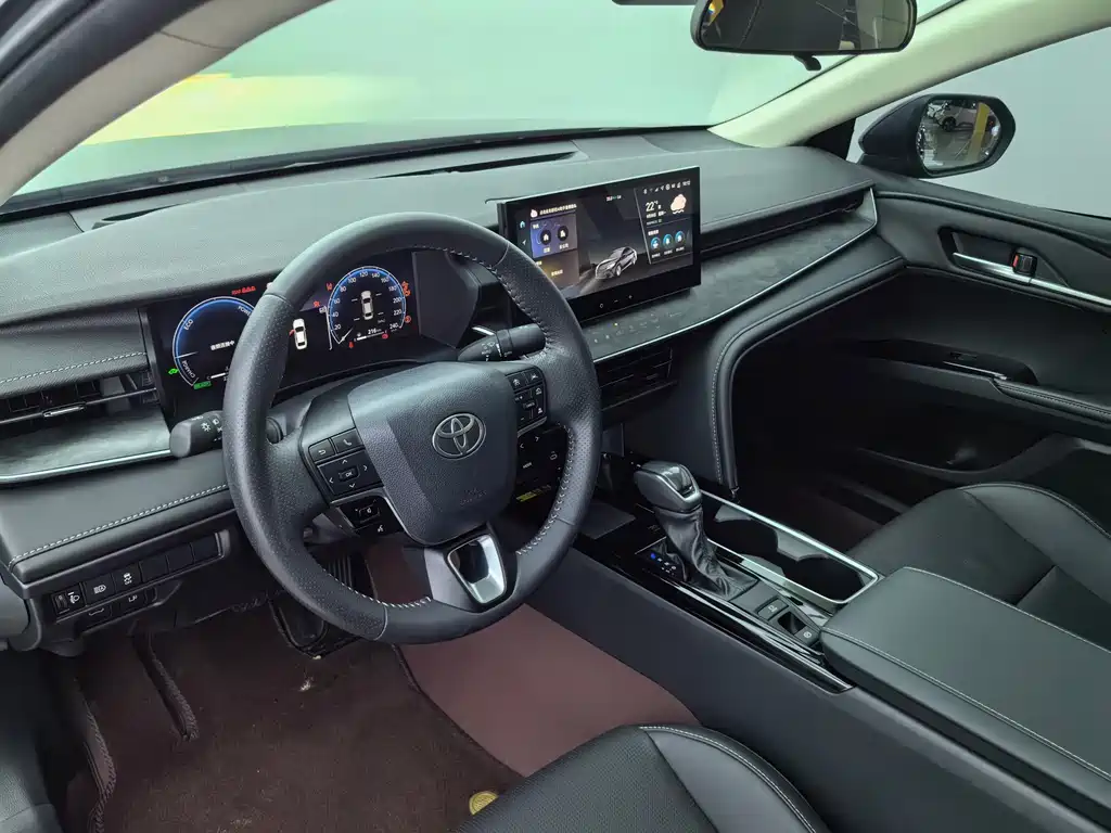 Toyota Camry — миниатюра 19