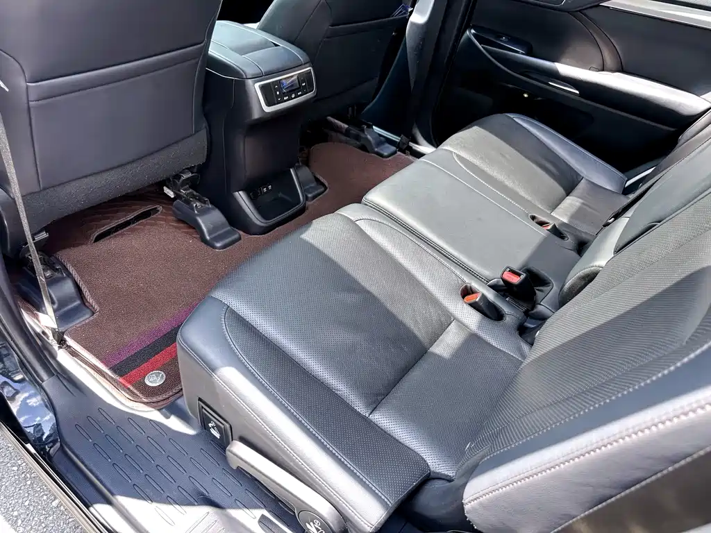 Toyota Highlander — миниатюра 12