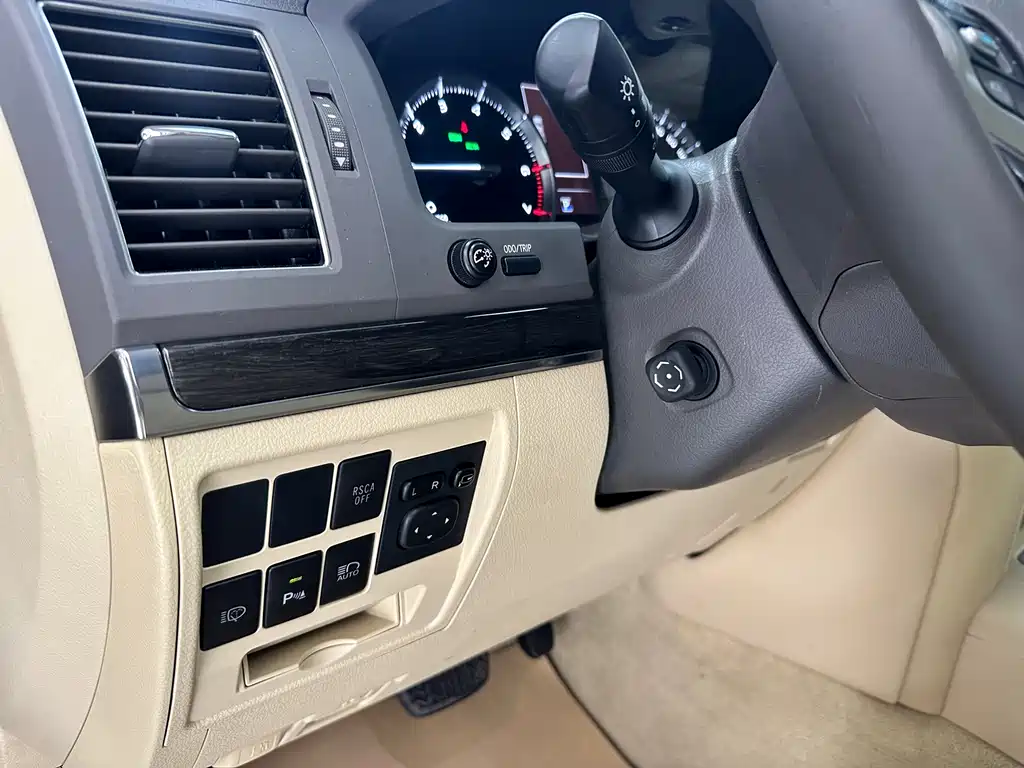 Toyota Land Cruiser 2016 4.6L AT VX-R
