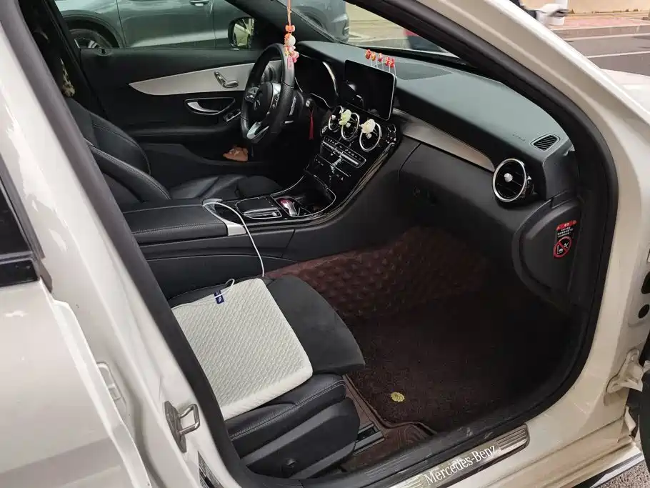 Mercedes-Benz C-Class — миниатюра 8