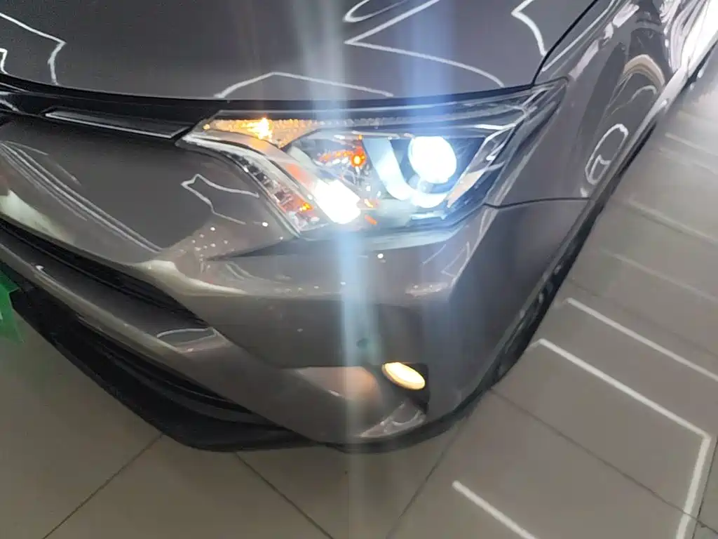 Toyota RAV4 — миниатюра 24