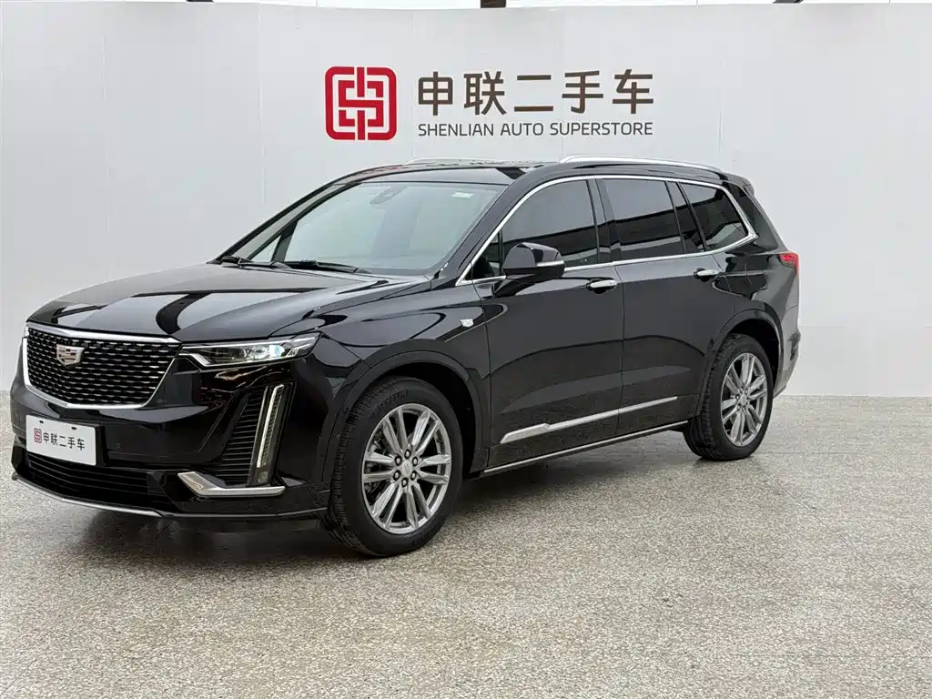 CADILLAC  XT6