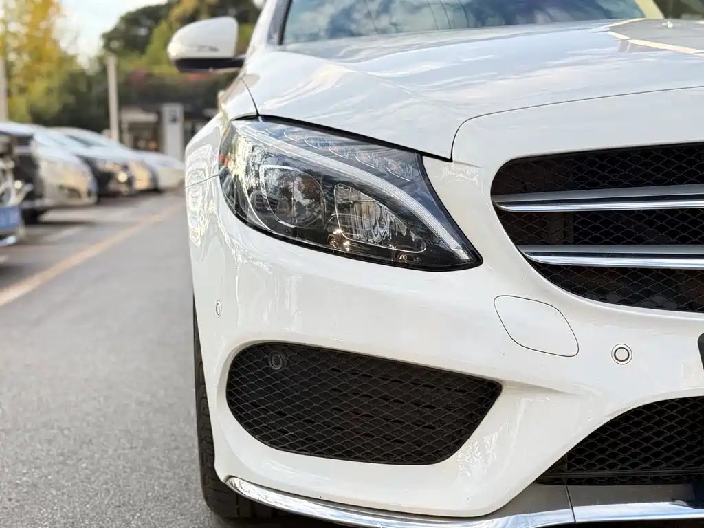 Mercedes-Benz C-Class — миниатюра 11