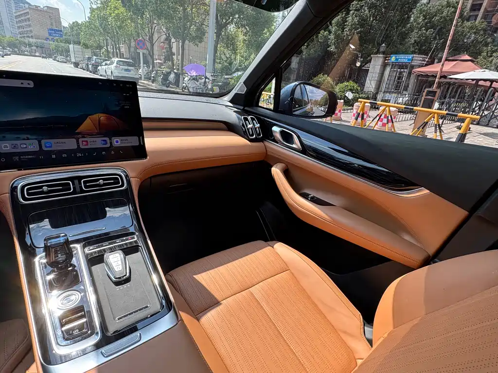 Geely Boyue L — миниатюра 18