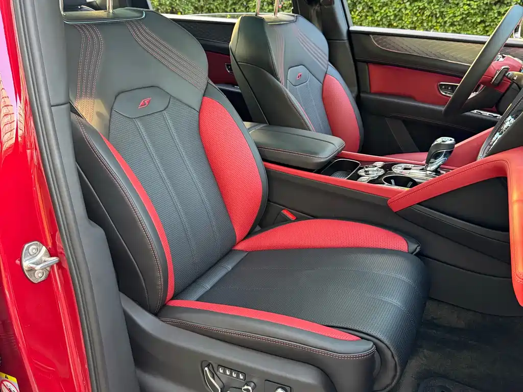 Bentley Bentayga — миниатюра 17