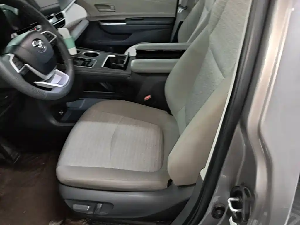 Toyota Sienna — миниатюра 15