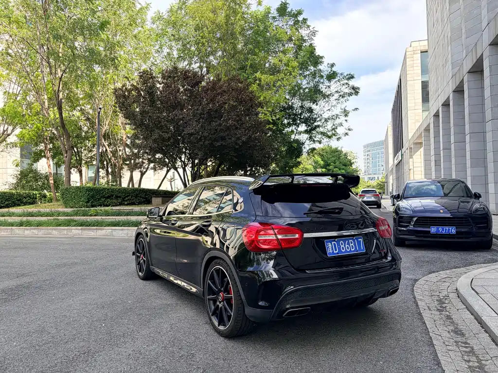 Mercedes-Benz GLA AMG — миниатюра 7