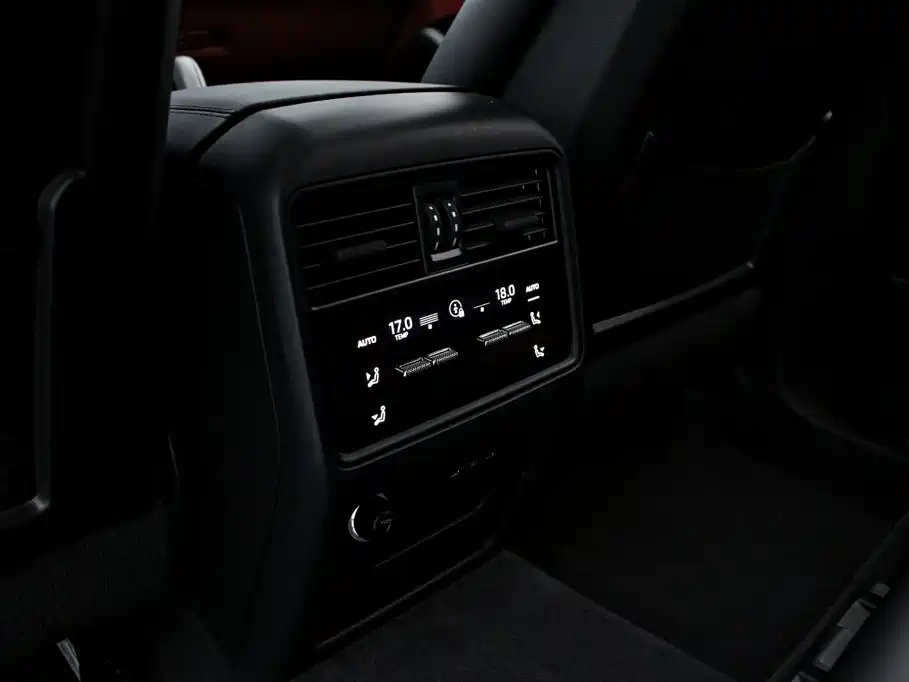 Porsche Cayenne — миниатюра 19