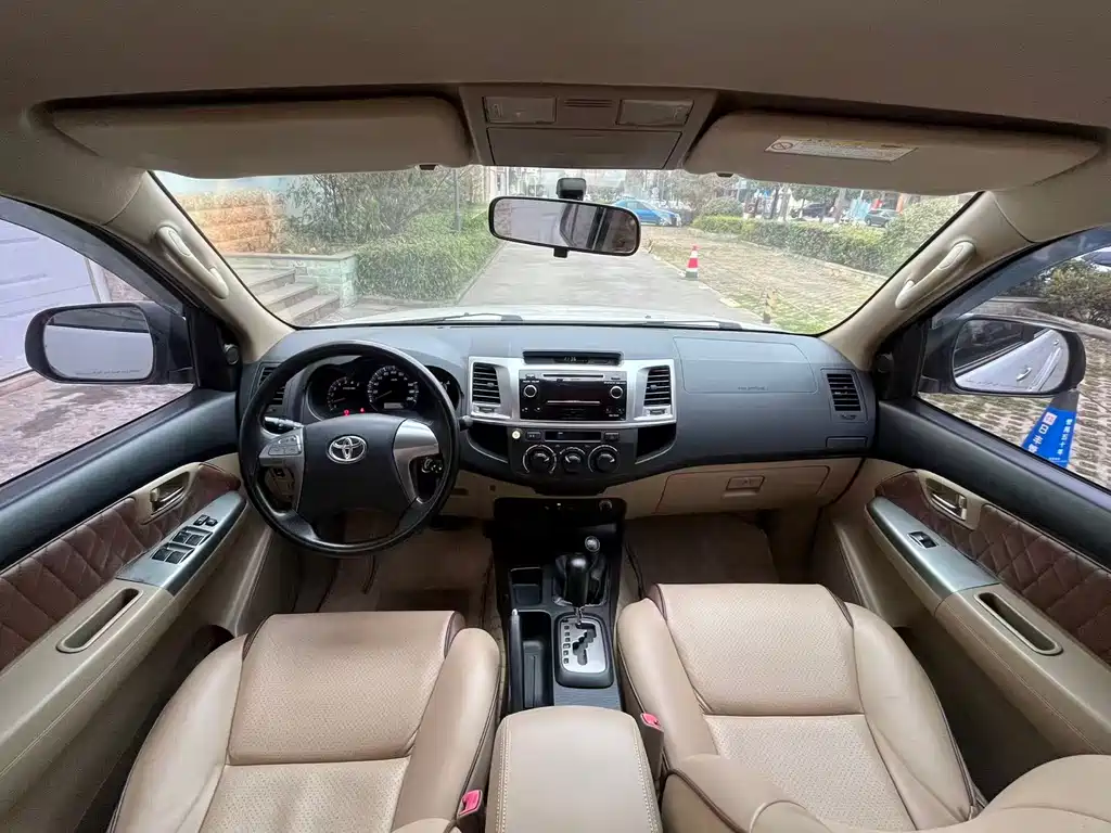 TOYOTA FORTUNER