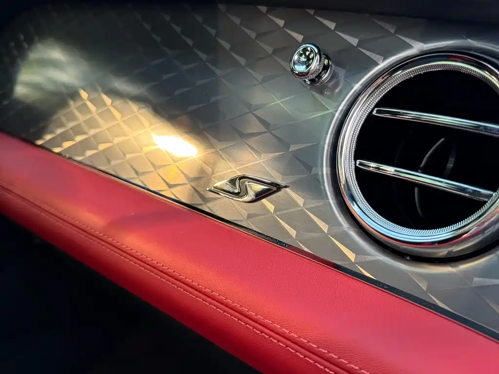 Bentley Bentayga — миниатюра 19