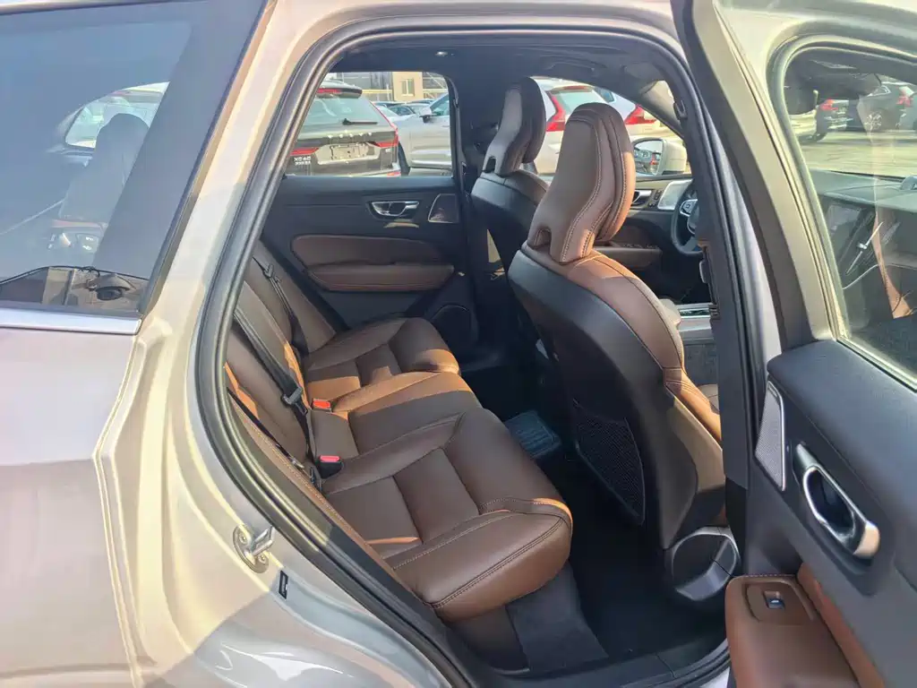 VOLVO XC60 PLUG IN HYBRID