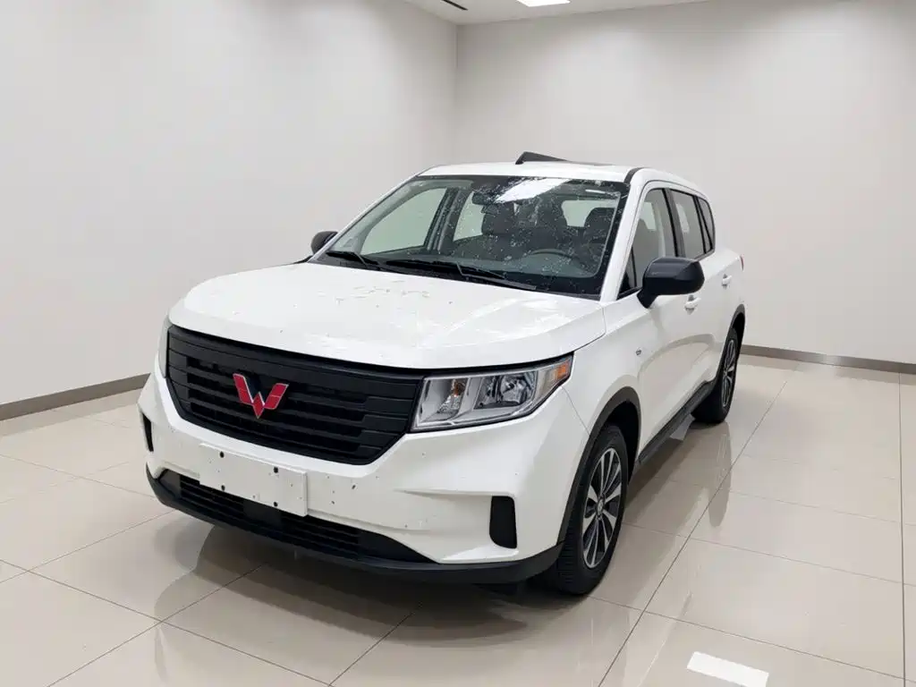 Wuling Hongguang PLUS