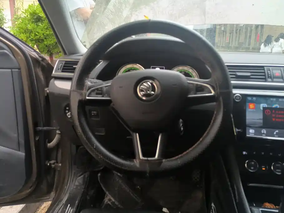 Skoda Superb — миниатюра 15