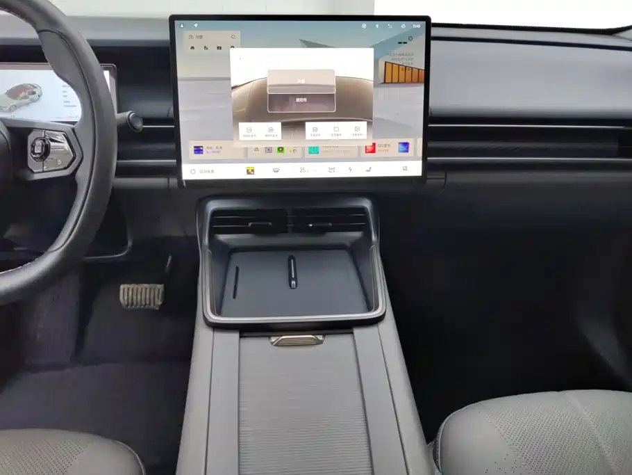Lynk & Co 07 EM-P — миниатюра 13