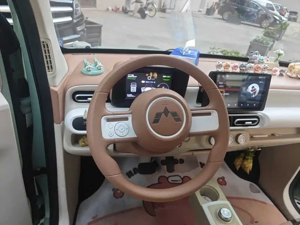 Wuling MINIEV — миниатюра 6