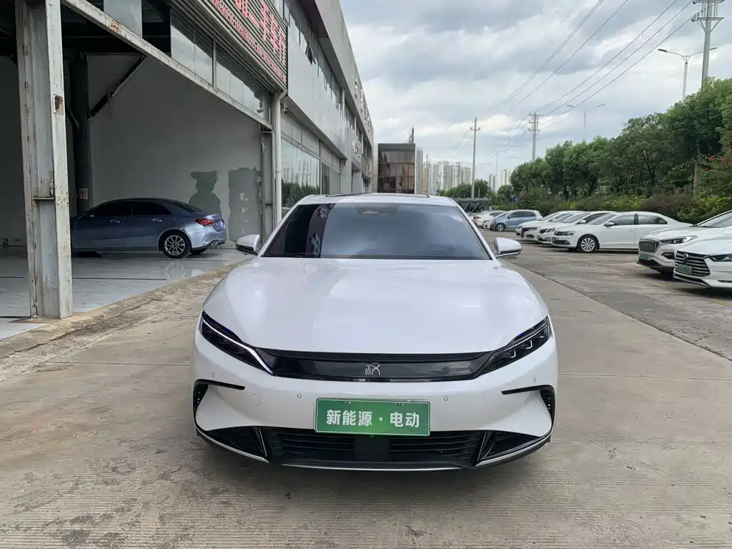 BYD Han — миниатюра 2