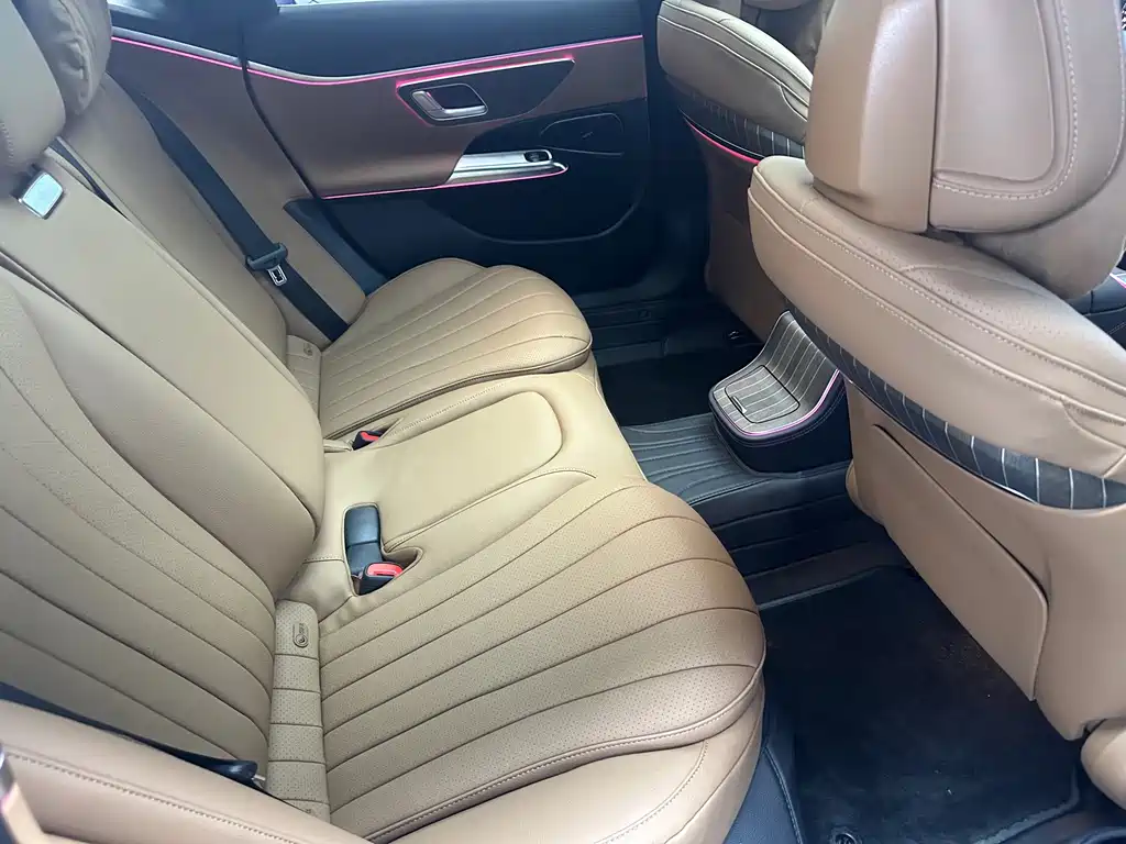 Mercedes-Benz E-Class — миниатюра 15