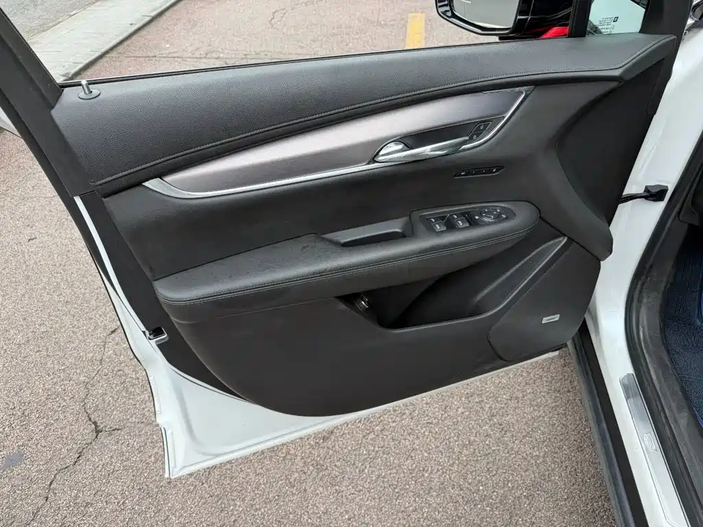 Cadillac XT6 — миниатюра 6