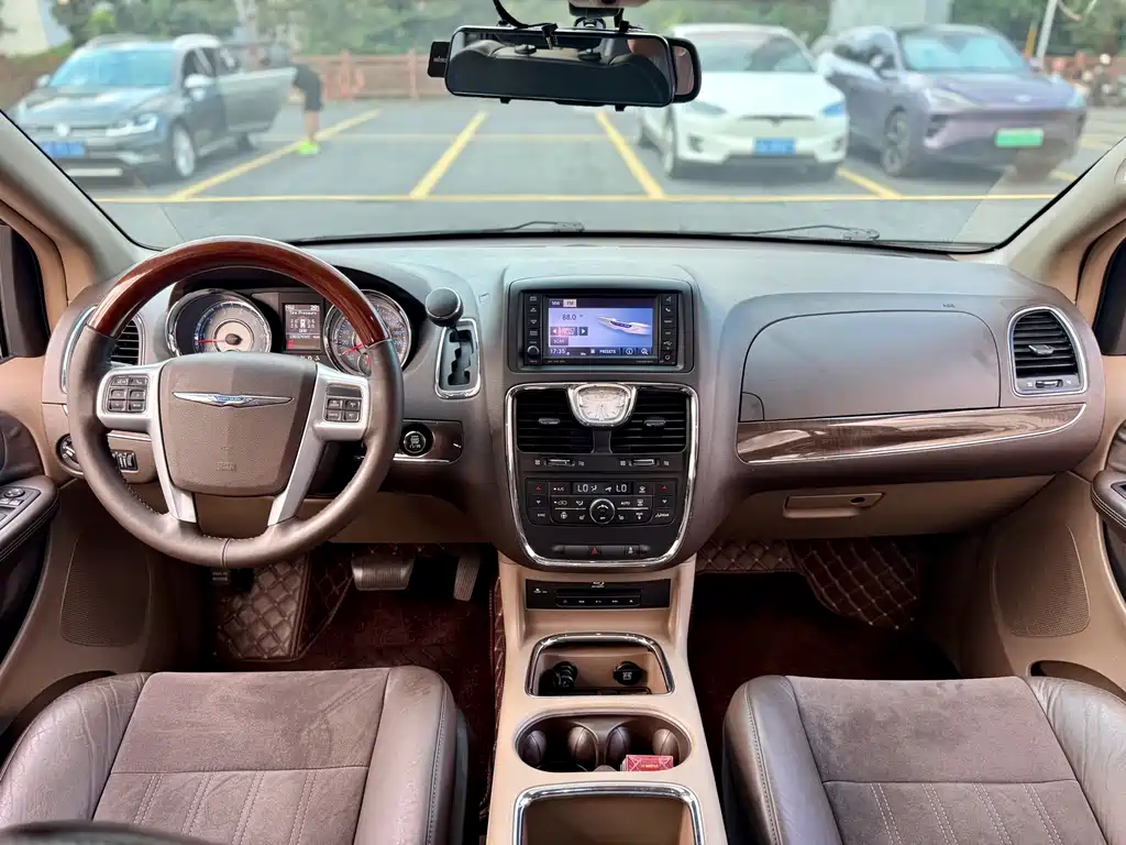 Chrysler Grand Voyager (Import) — миниатюра 25