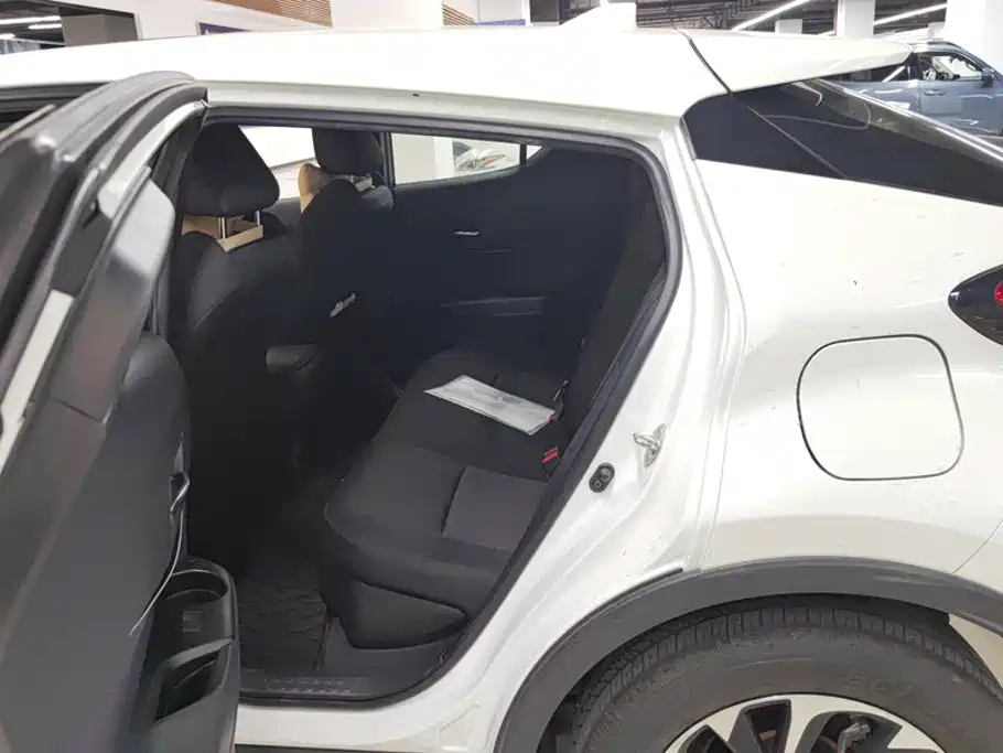 Toyota IZOA — миниатюра 11