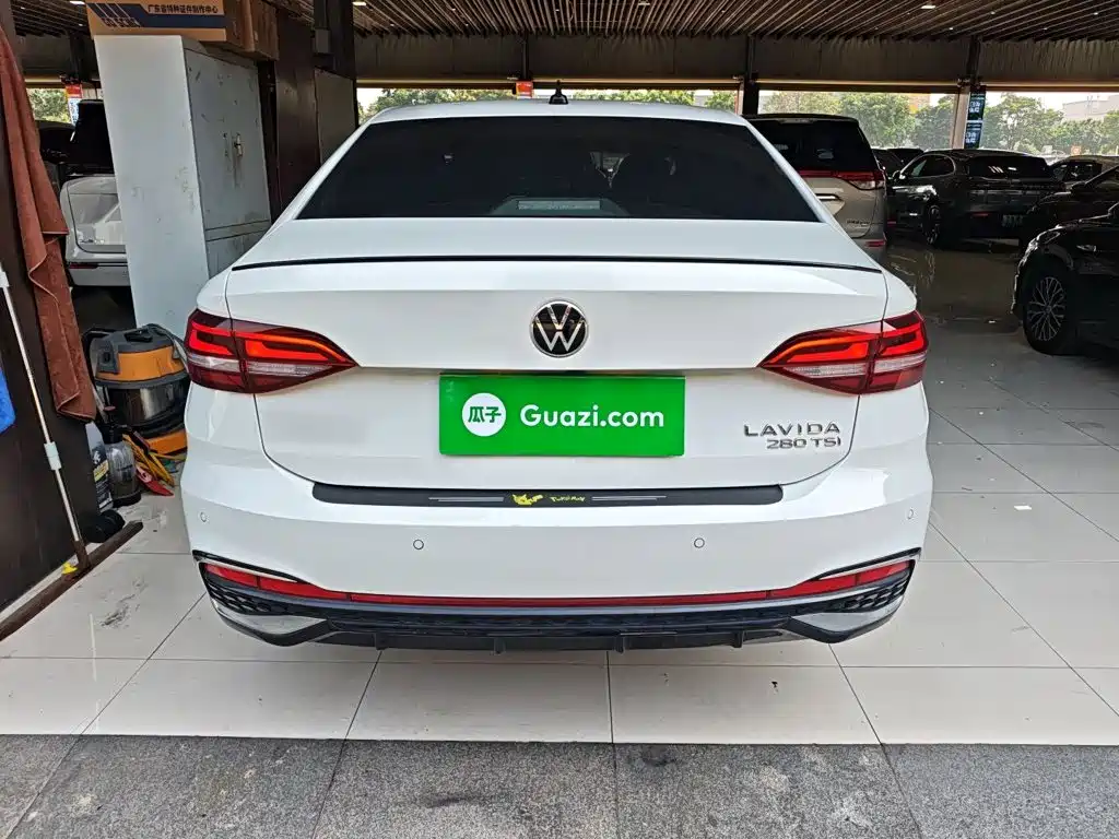 Volkswagen Lavida — миниатюра 4