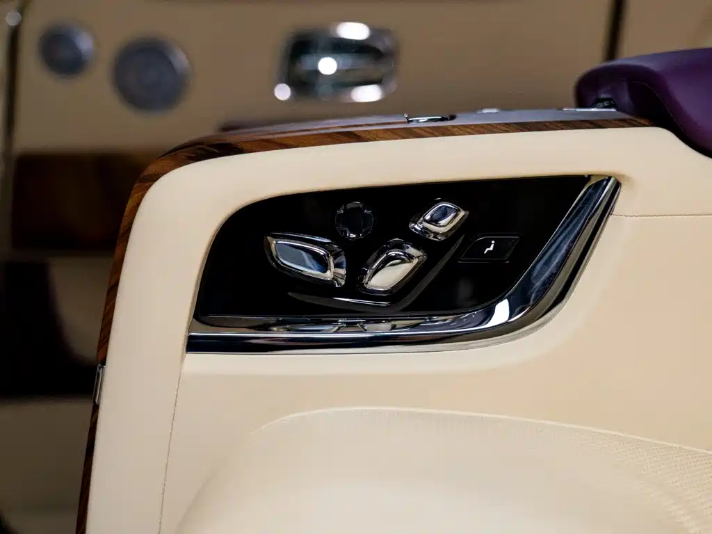 Rolls-Royce Cullinan — миниатюра 13