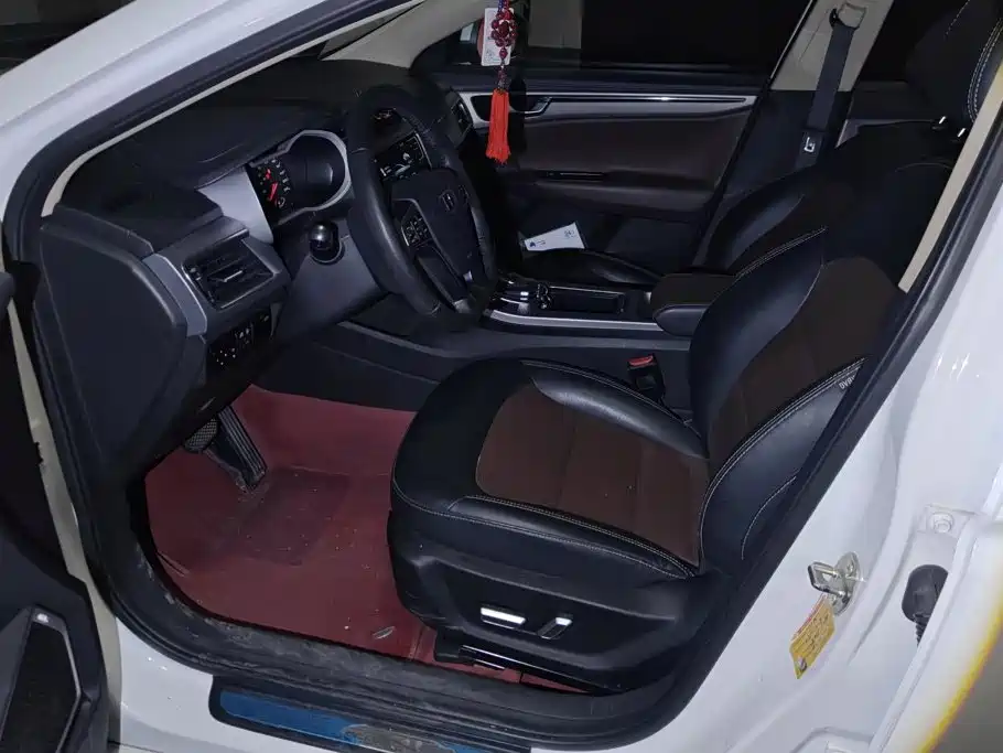 Geely Emgrand GL — миниатюра 9