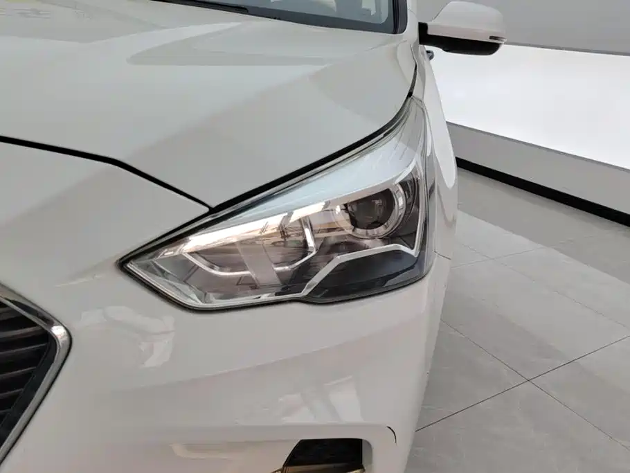 Haval M6 — миниатюра 5