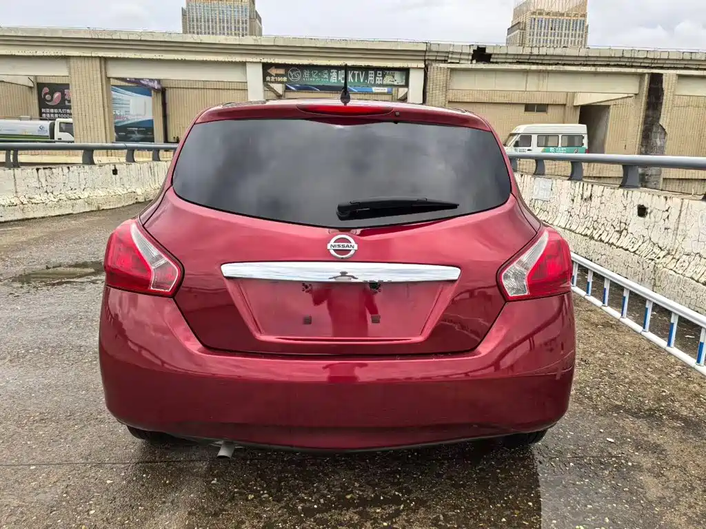 Nissan Tiida — миниатюра 4