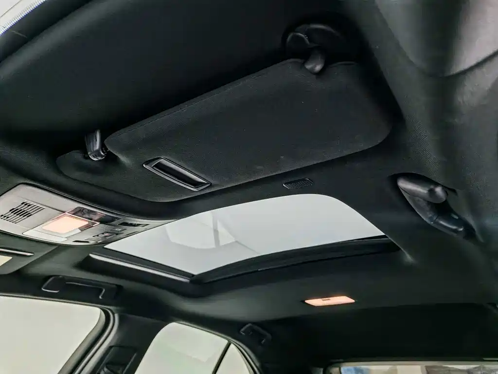 Lexus UX New Energy — миниатюра 21