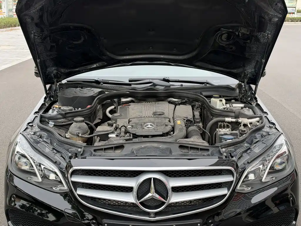 Mercedes-Benz E-Class — миниатюра 14