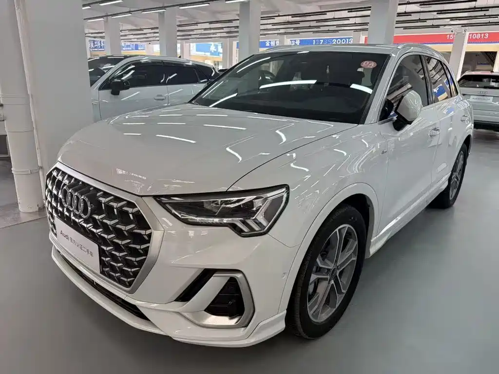Купить Audi Q3