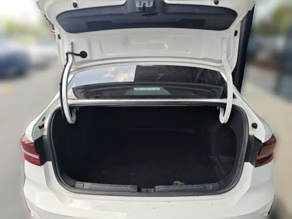 Volkswagen Lavida — миниатюра 24